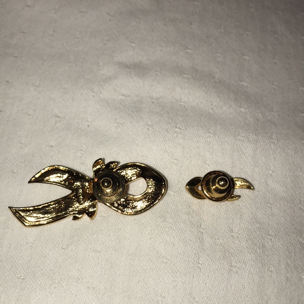 2 Vintage AVON Pink Ribbon Breast Cancer Awareness Pins - Picture 4 of 6